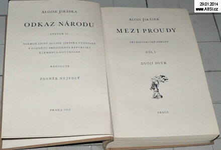 MEZI PROUDY - TŘI HISTORICKÉ OBRAZY - DVOJÍ DVŮR díl I.