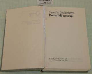 DOMA LIDÉ UMÍRAJÍ