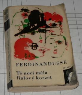 TÉ NOCI MĚLA FIALOVÝ KORZET