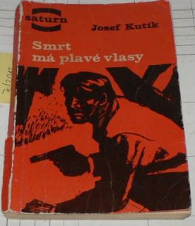 SMRT MÁ PLAVÉ VLASY