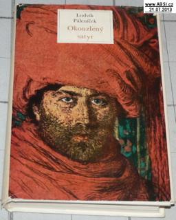 OKOUZLENÝ SATYR (PODEPSANÁ KNIHA)