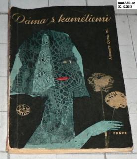 DÁMA S KAMELIEMI