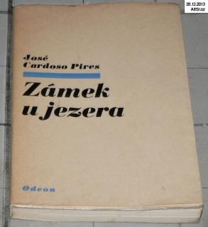 ZÁMEK U JEZERA