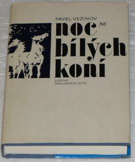 NOC BÍLÝCH KONÍ