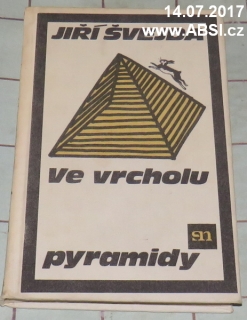 VE VRCHOLU PYRAMIDY